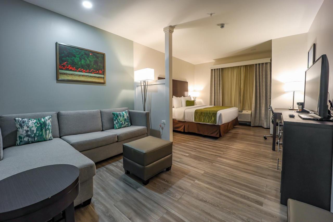 Comfort Inn & Suites Tobago Signal Hill 외부 사진
