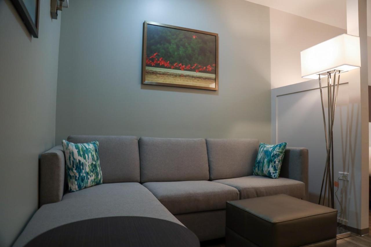 Comfort Inn & Suites Tobago Signal Hill 외부 사진