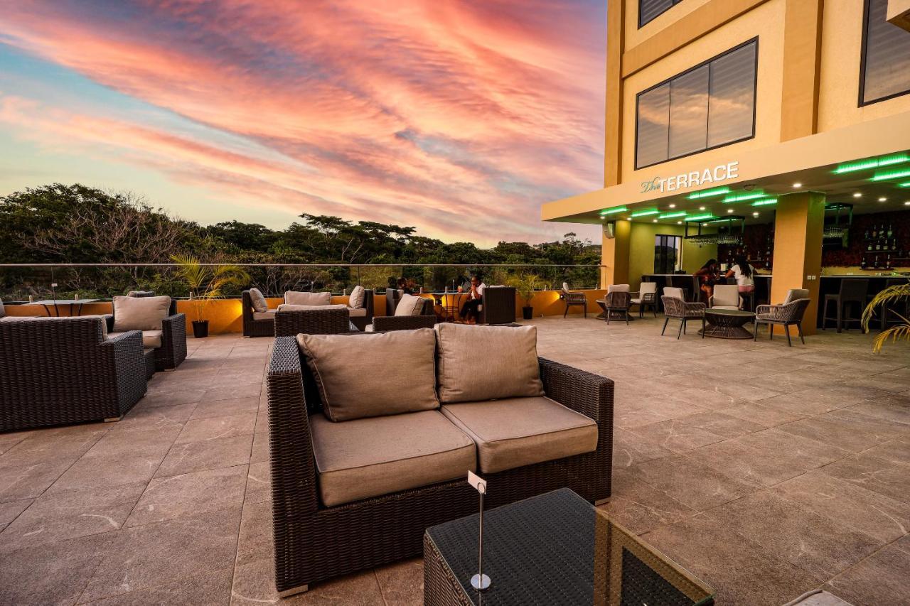 Comfort Inn & Suites Tobago Signal Hill 외부 사진