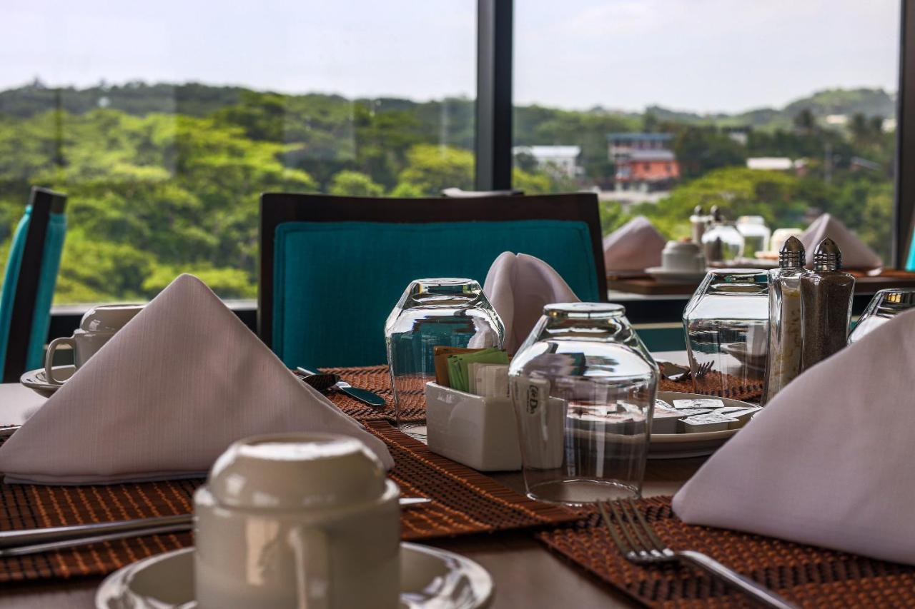 Comfort Inn & Suites Tobago Signal Hill 외부 사진