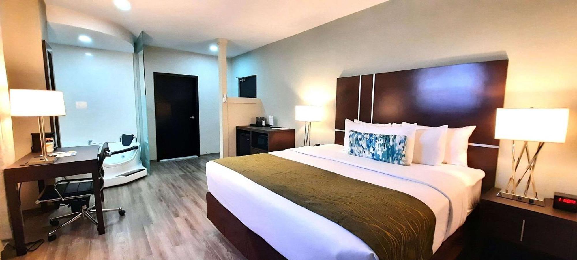 Comfort Inn & Suites Tobago Signal Hill 외부 사진