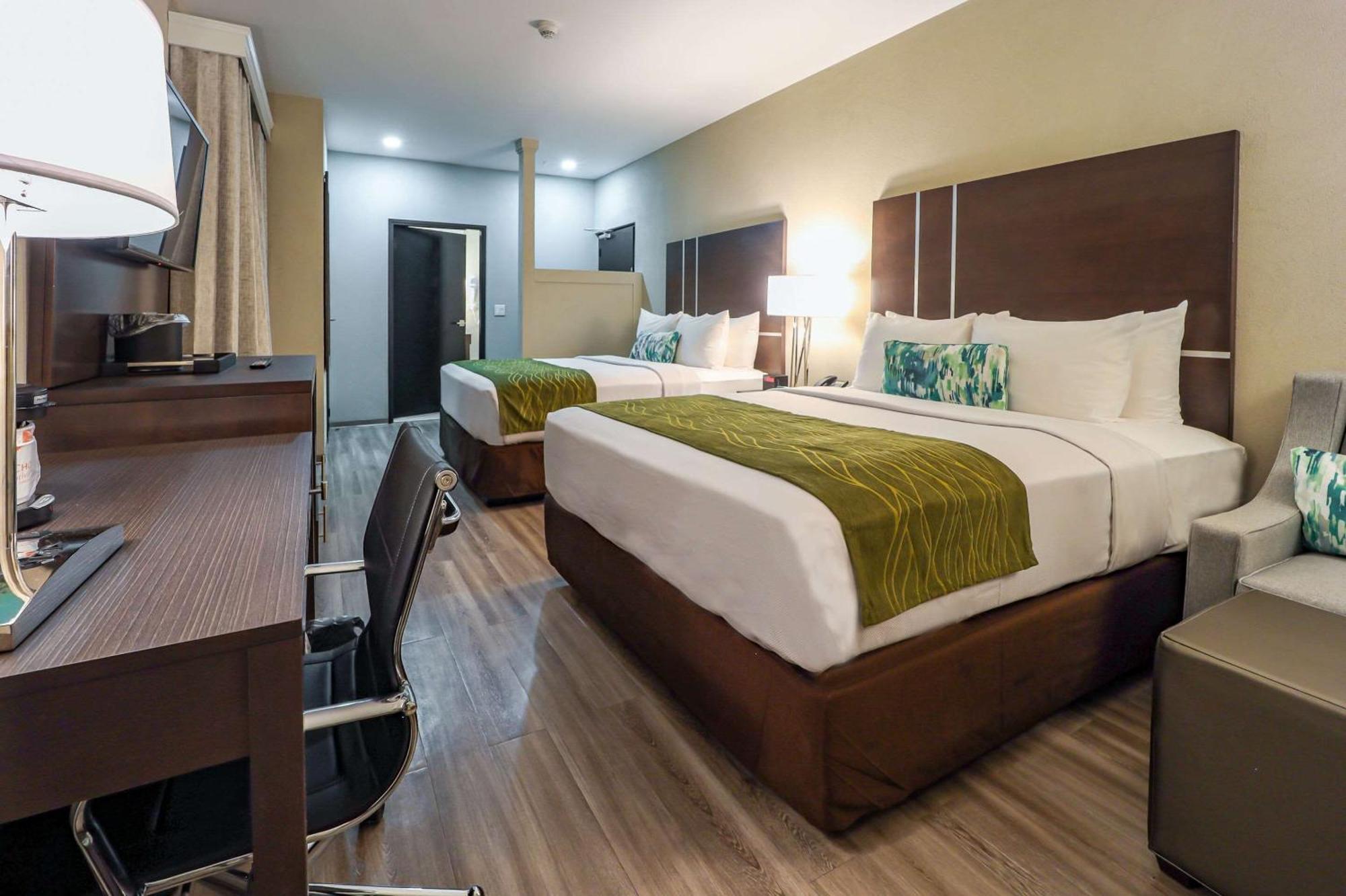 Comfort Inn & Suites Tobago Signal Hill 외부 사진