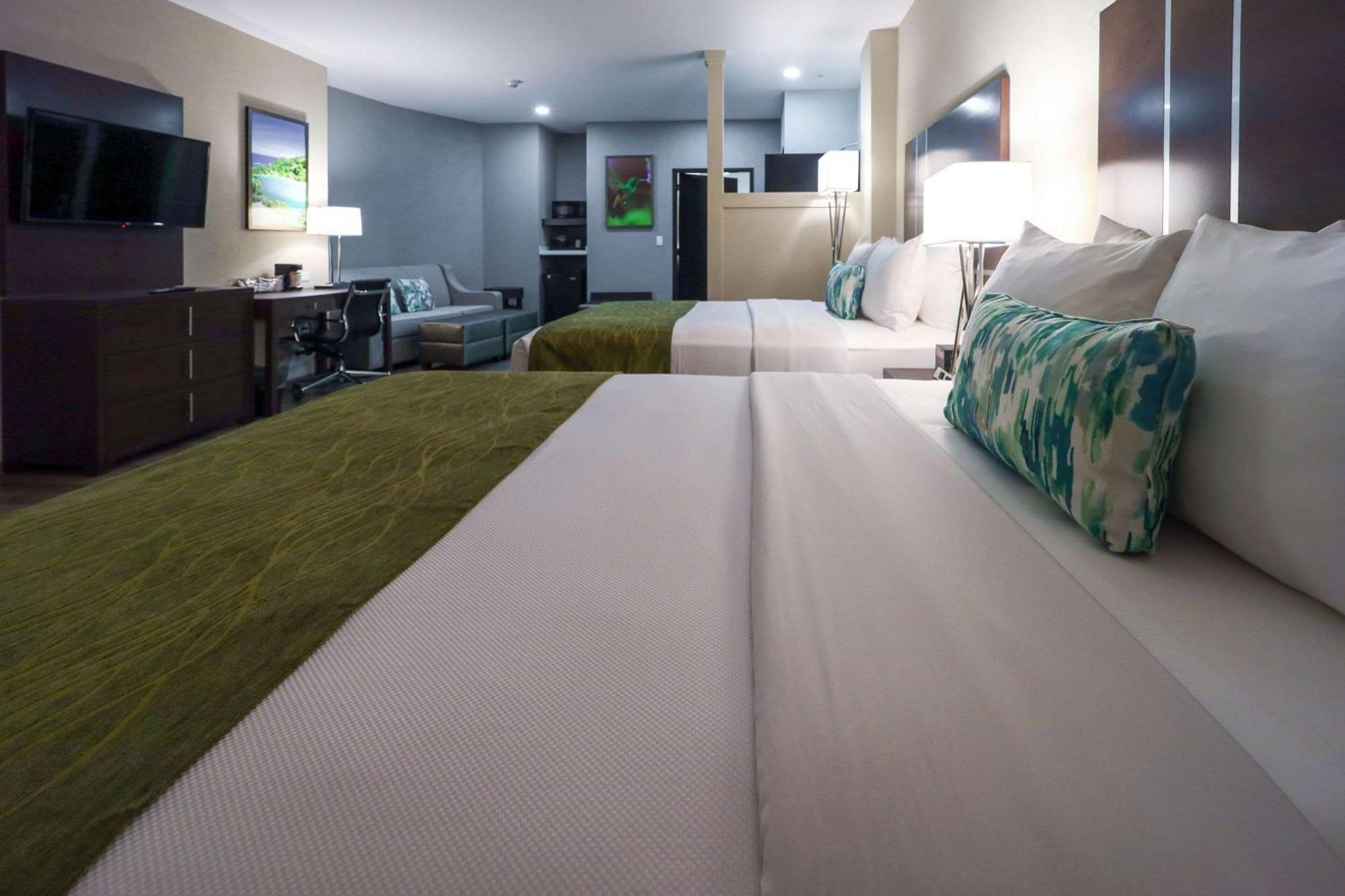 Comfort Inn & Suites Tobago Signal Hill 외부 사진